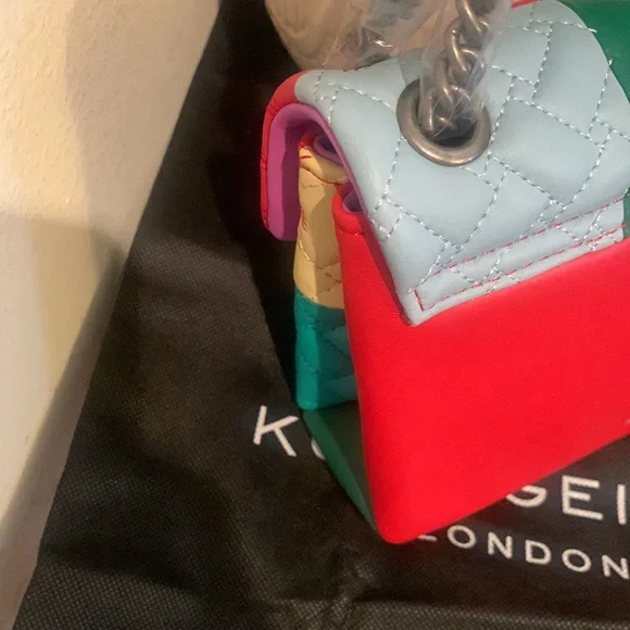 Mini Kensington Overstitch Quilted Crossbody Bag
KURT GEIGER LONDON - Picture 6 of 17